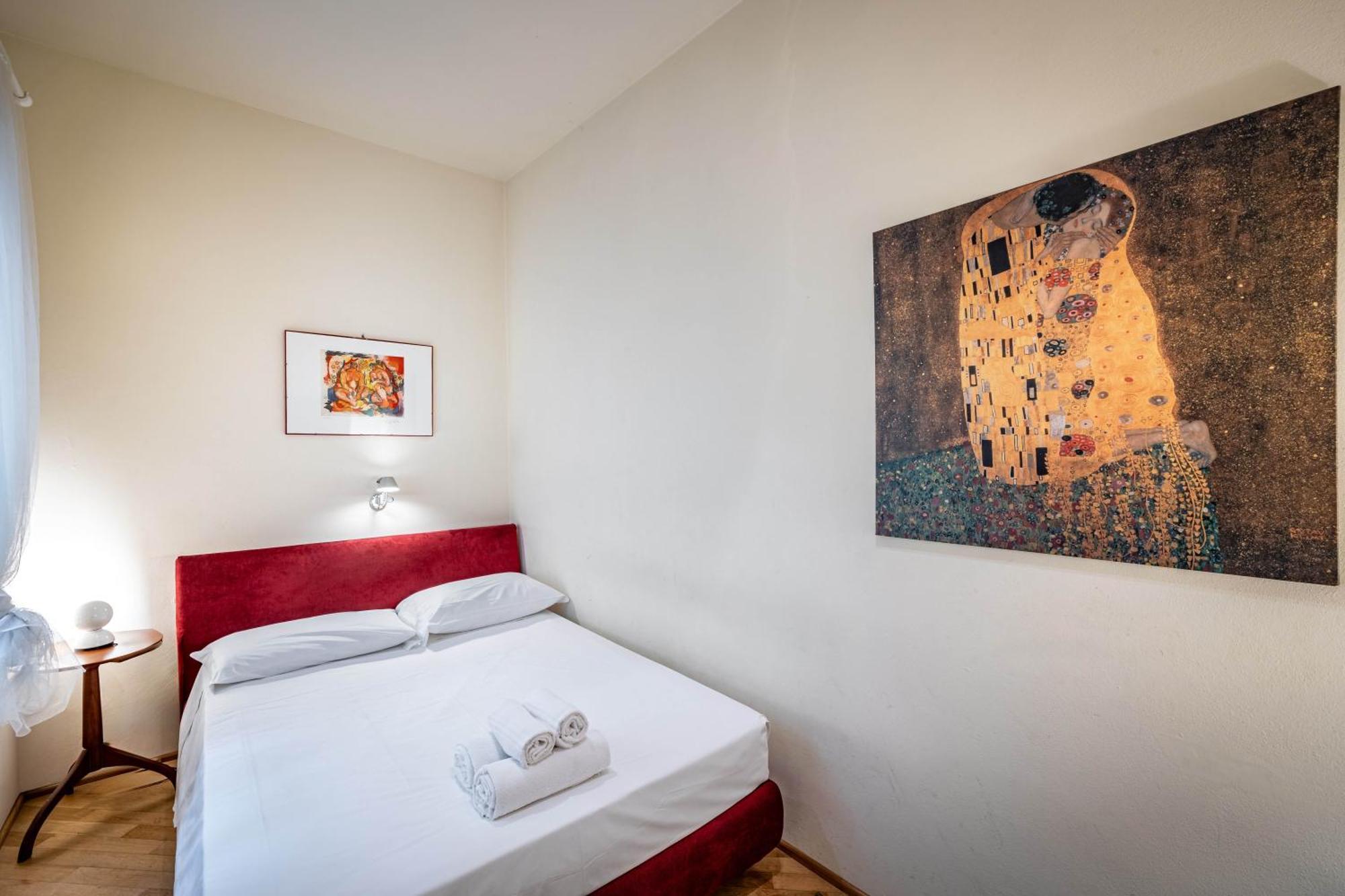Yd Servi Suite Apt Florence Luaran gambar
