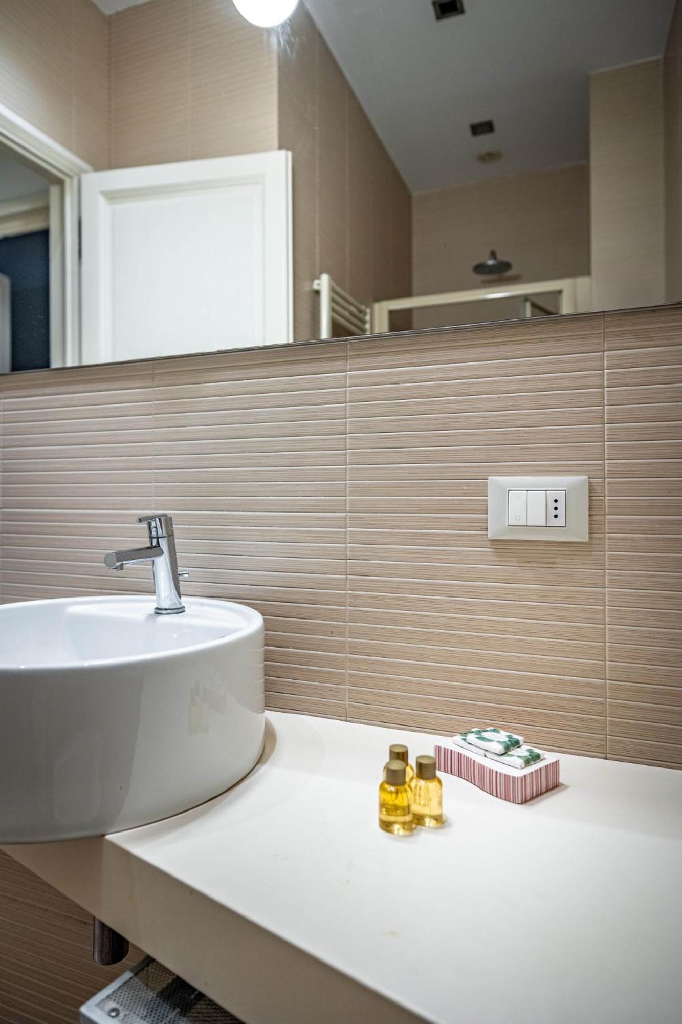 Yd Servi Suite Apt Florence Luaran gambar